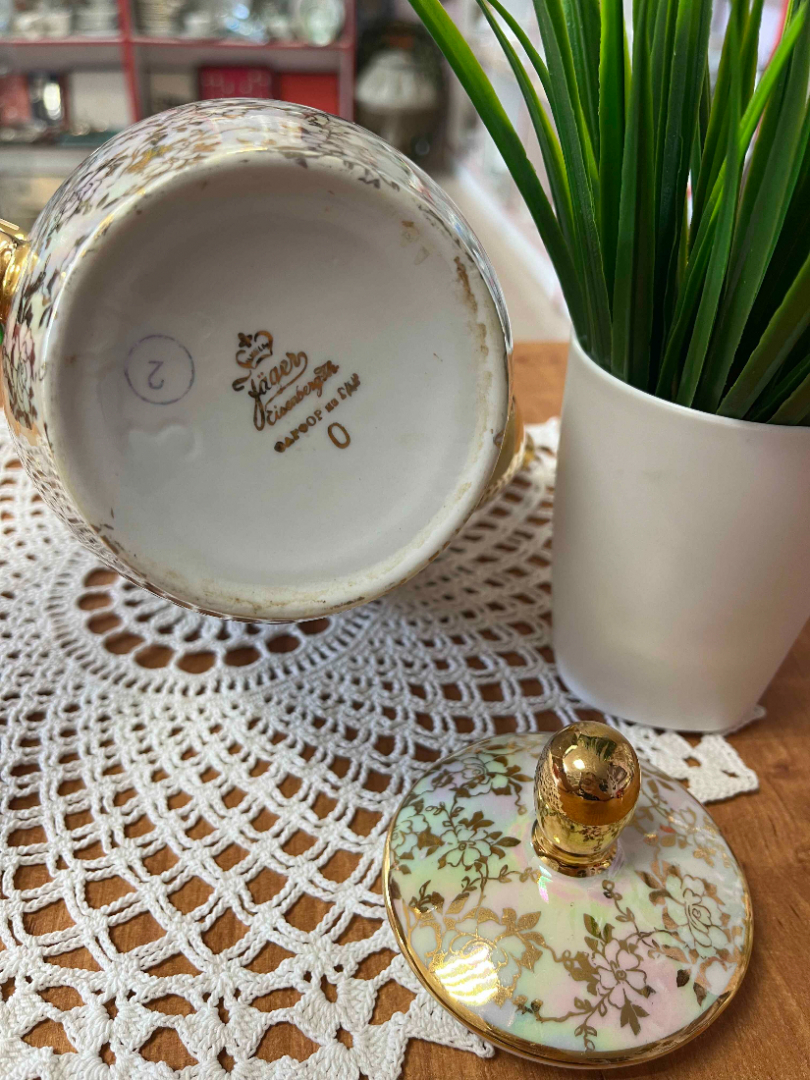 Чайник Wilgelm Jager Eisenberg GDR 1970гг. Фарфор с позолотой и деколью "Мадонна". Винтаж. Картинка 6